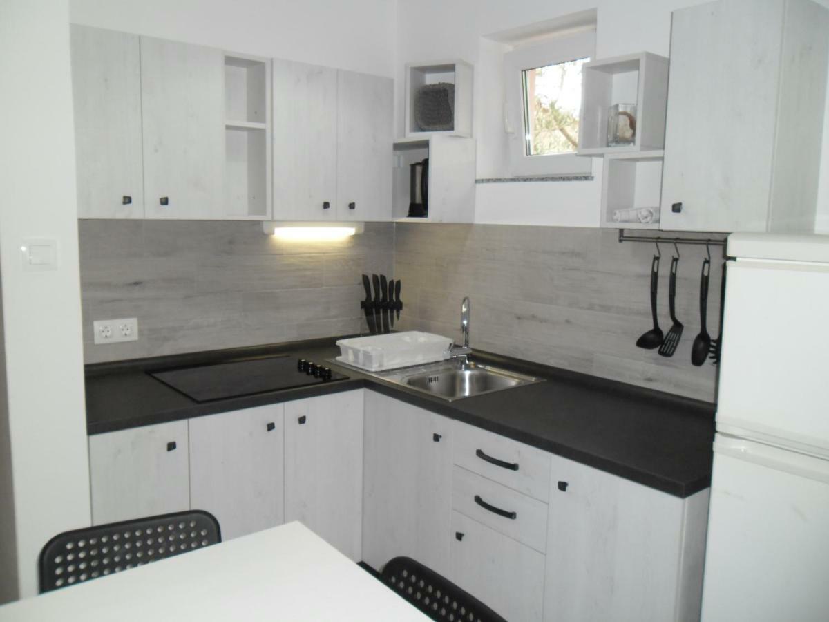 Apartmani Nena Povljana Dış mekan fotoğraf