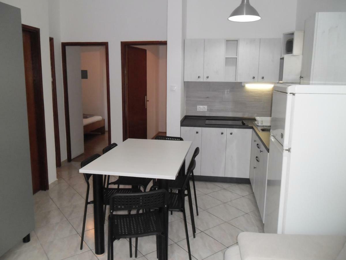 Apartmani Nena Povljana Dış mekan fotoğraf